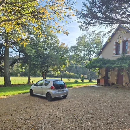 Marcart, Sur Le Sentier Du Miosson Benoit 山林小屋 *